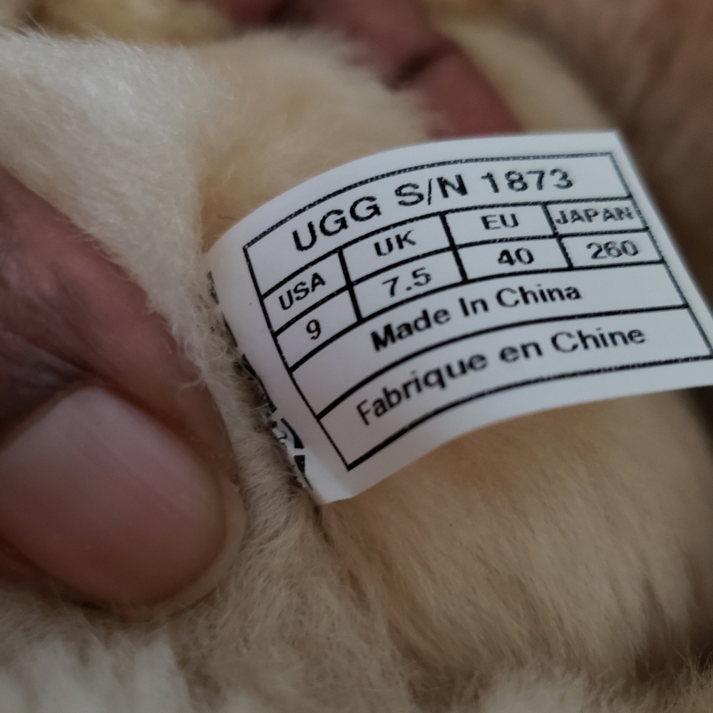 Authentic ugg boots - Picture 6 of 7